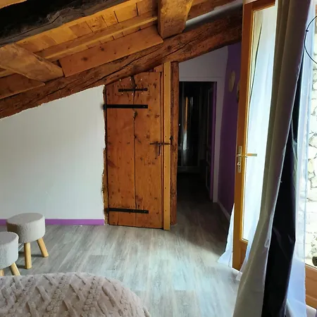 Mas De Chalvagne Bed and breakfast
