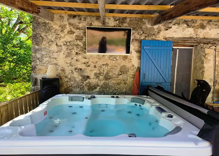 Mas De Chalvagne Bed & Breakfast